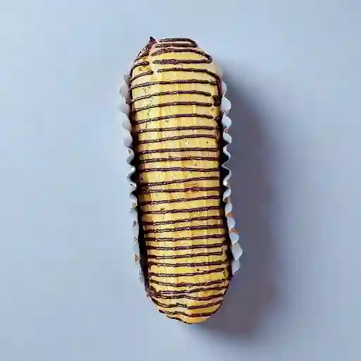 Eclair de crema pastelera