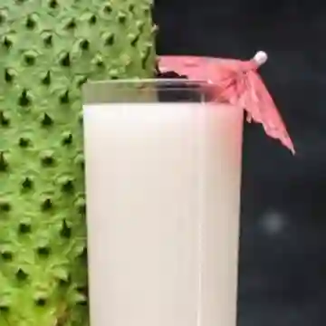 Jugo de Guanabana en Agua