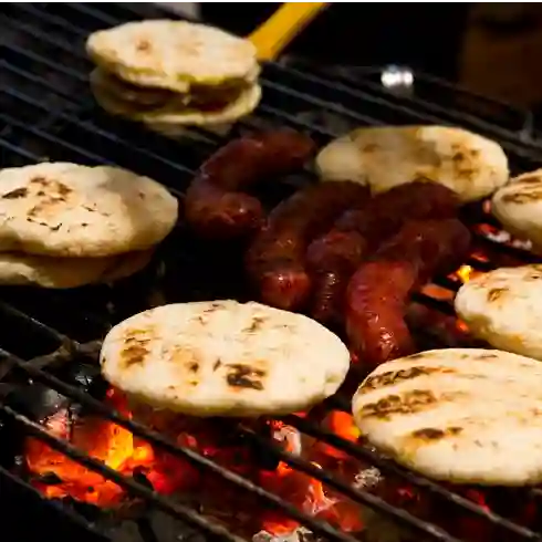 Arepa con chorizo