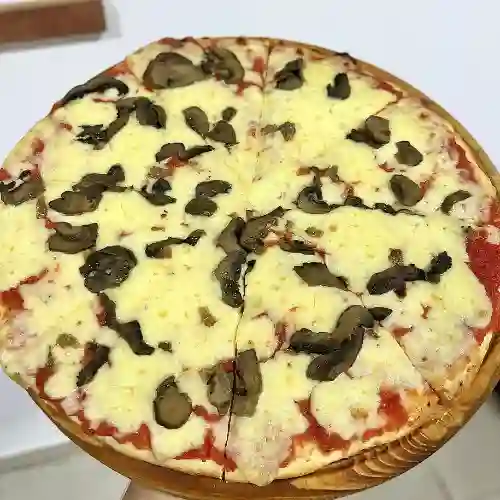 Pizza Champiñon (8 Porciones) 33Cm