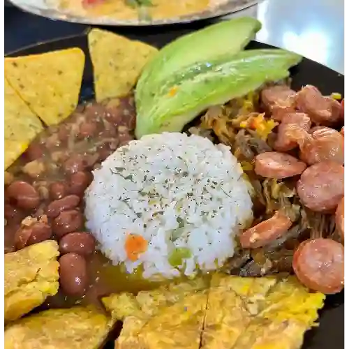 Cazuela de Frijoles Todo Terreno