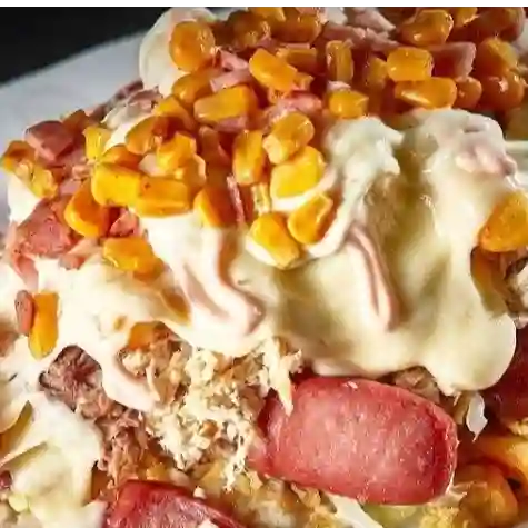Mega Salchipapa