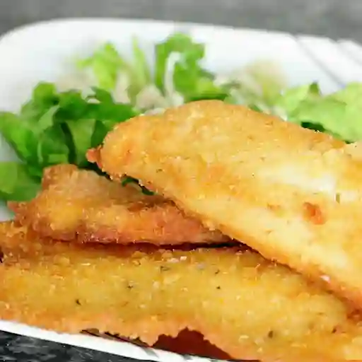 Tilapia apanada con papas a la francesa