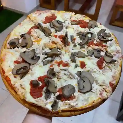 Pollo Champiñon (12 Porciones) 40cm