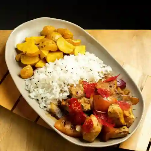 Pollo Saltado