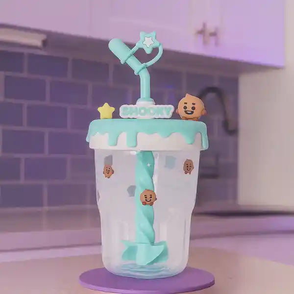 Vaso Con Pitillo Baby Shooky 560 mL Serie Bt21 Miniso