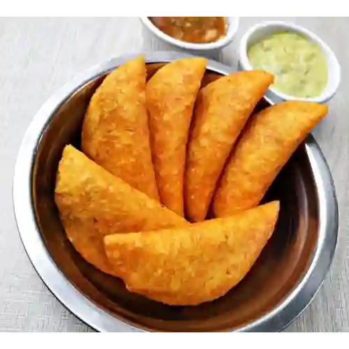 24 Empanadas + Postobon 15l