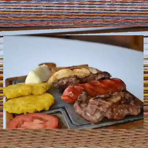 Parrillada Mixta Típica