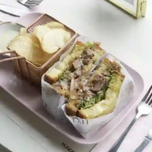 Sándwich de Lomo de Res