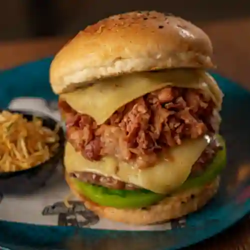 Hamburguesa Caserita con Papitas