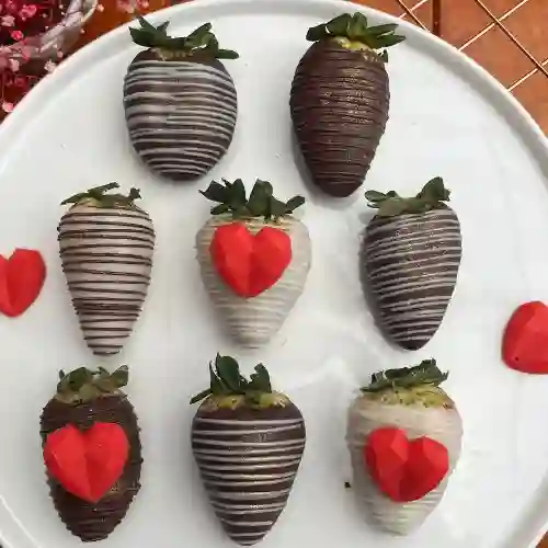 8 Fresas Corazón