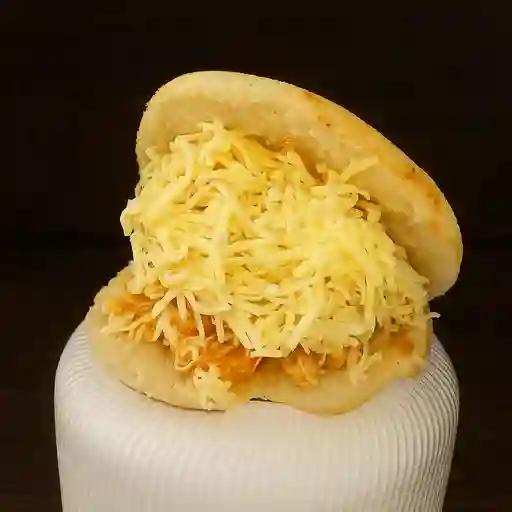 Arepa mozarella y huevos perico