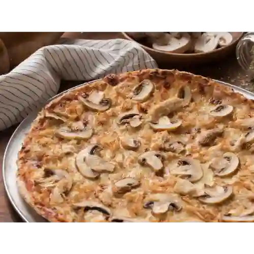 Pizza Pollo y Champiñones Familiar