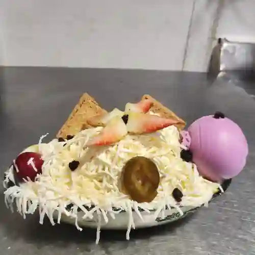 Ensalada Corriente con Helado