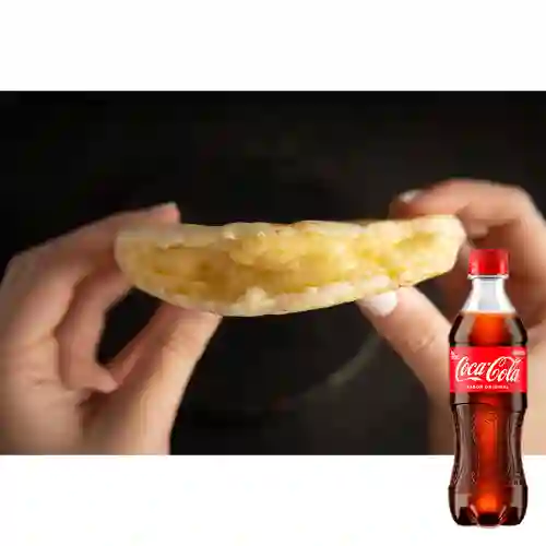 Combo Arepa con Queso + Coca Cola Original 400 ml