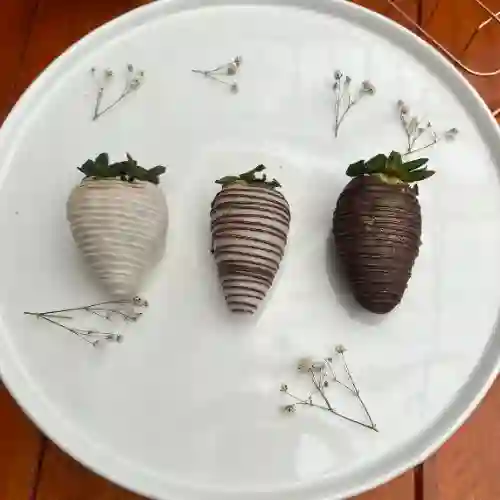 3 Unidades de Fresas con Chocolate