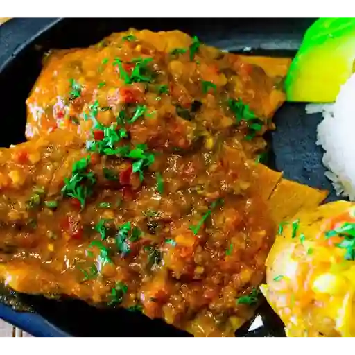 Sobrebarriga en salsa criolla