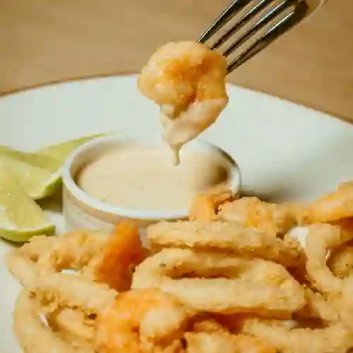 Calamares y Camarones Apanados