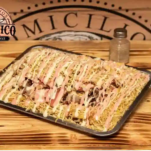 Salchipapas salvajada 4 persona