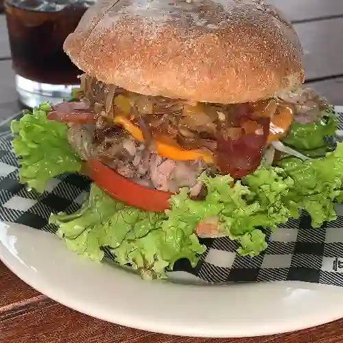 Hamburguesa Mixta con Desmechada