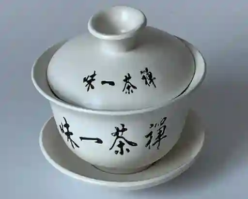 Tea Shop Taza Gaiwan Letras Chinas Blanco y Negro