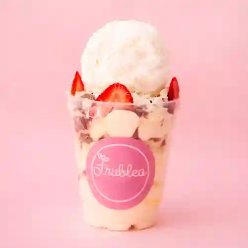 Fresas con Crema, Helado y Chocolate