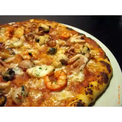 Pizza Familiar Marinera – 16 Porciones