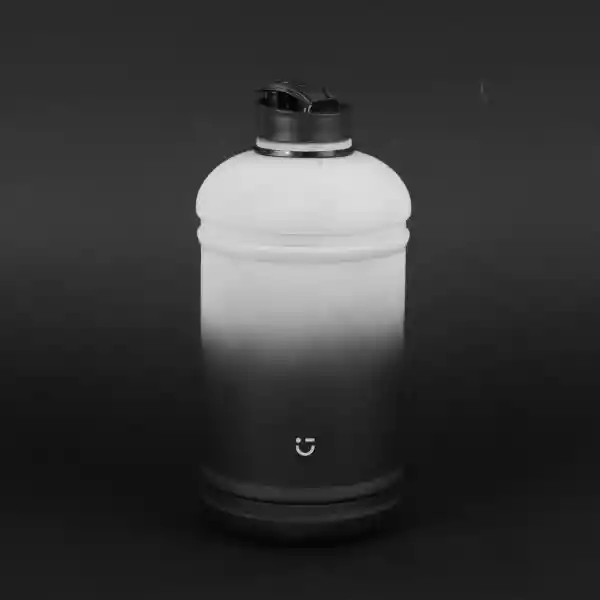 Vaso Plástico Blanco y Negro 2100 mL Serie Miniso