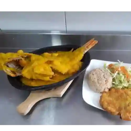 Robalo en Salsa de Camarones