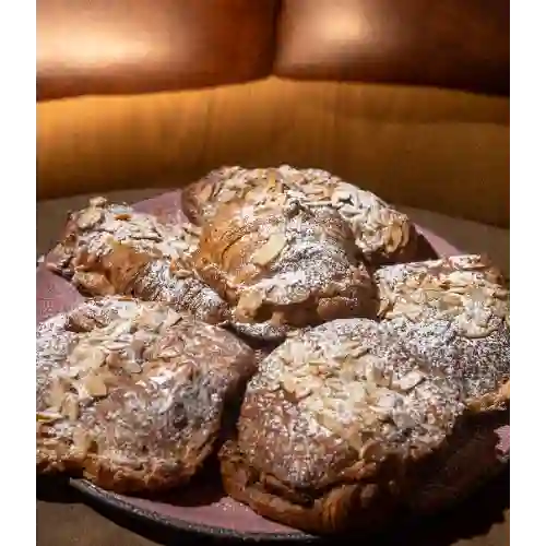 Croissant de Choco-almendras