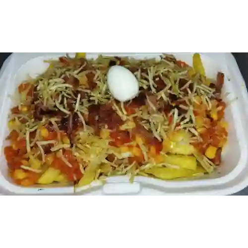 Salchipapa Colombiana