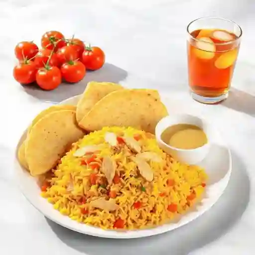 Almuerzo con Arroz con Pollo
