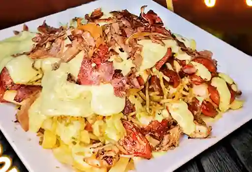 Salchipapa Ranchera + Gasesoa 250ml
