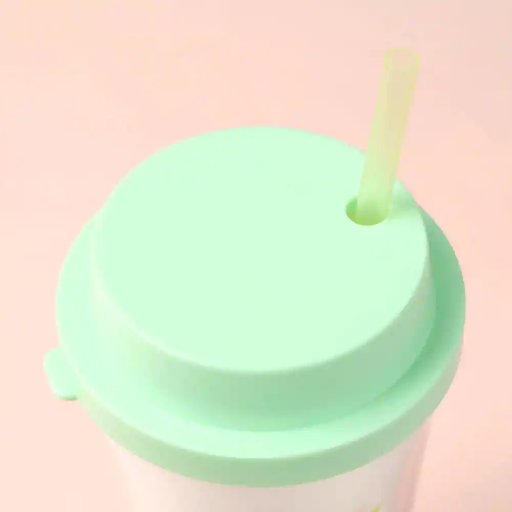 Miniso Vaso Plástico Con Pitillo Pardo Osos Escandalosos 550 mL