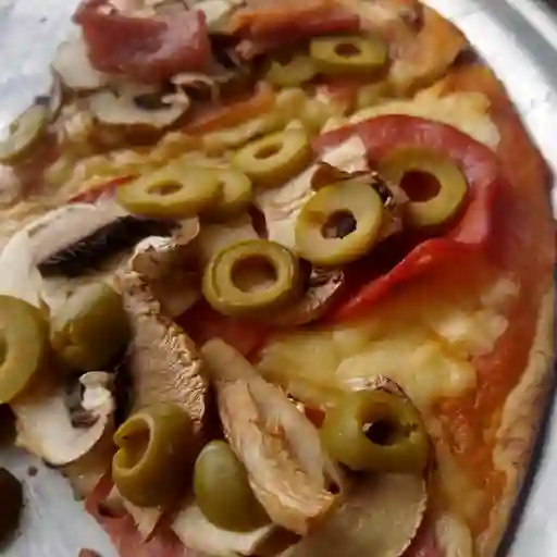 Pizza Oliva Med