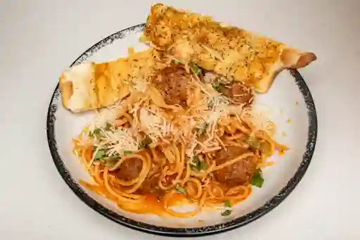 Pasta con Albóndigas