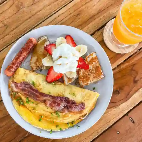 Omellette Cebolla y Tomate + Jugo