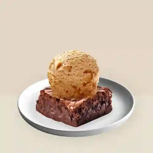 Brownie con Helado de Arequipe