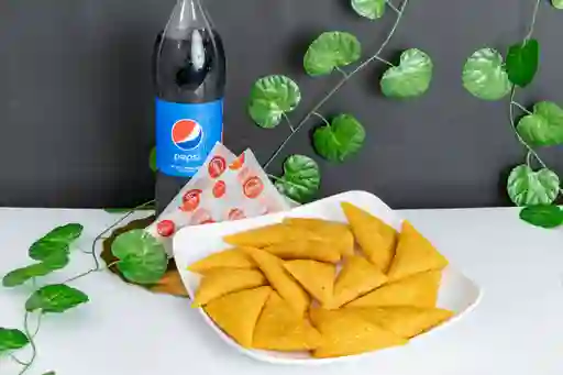 Combo Empanada X 15Und + Gaseosa 1,5Lt