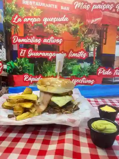 Hamburguesa de Chicharrón con Papás a la Francesa