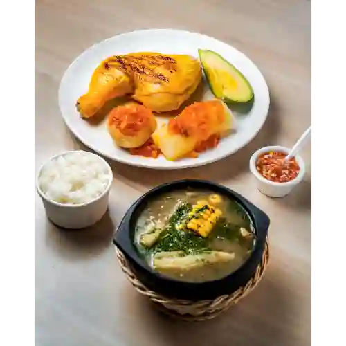Sancocho de Pollo - Domingos y Festivo