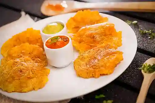 Patacones con Hogao