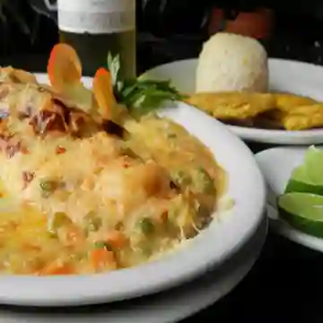 Filete de Pescado Gratinado en Salsa Daiquiri