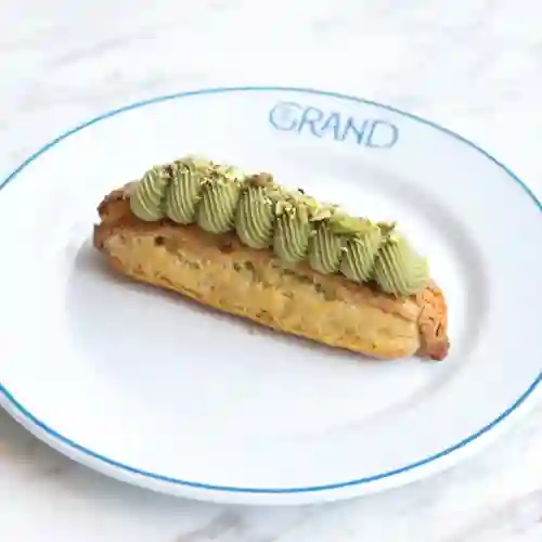 Eclair de Pistacho