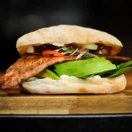Sándwich de trucha al ajillo