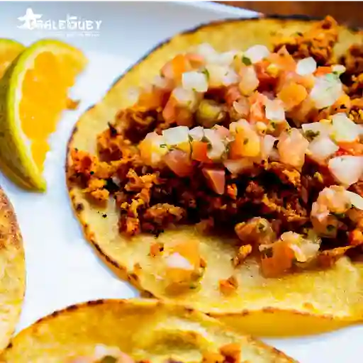 Tacos de chorizo +nachos personales