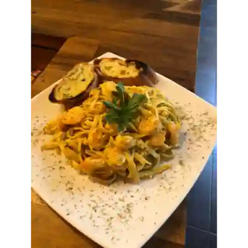 Pasta con Camarones