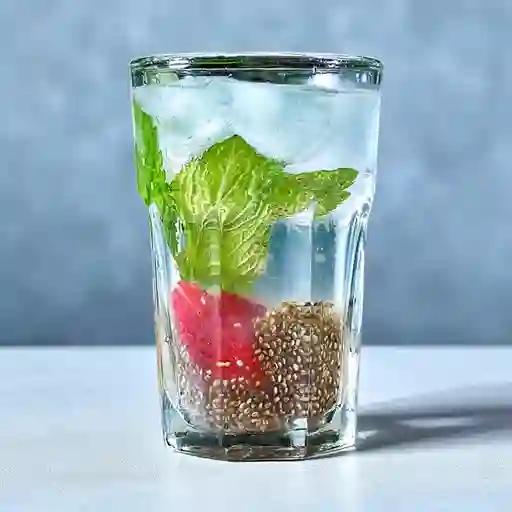 Limonada de Fresas Hierbabuena y Chía