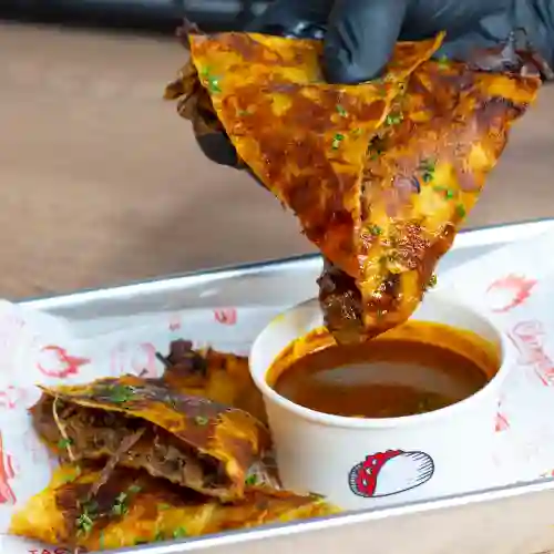 Quesadilla de Birria