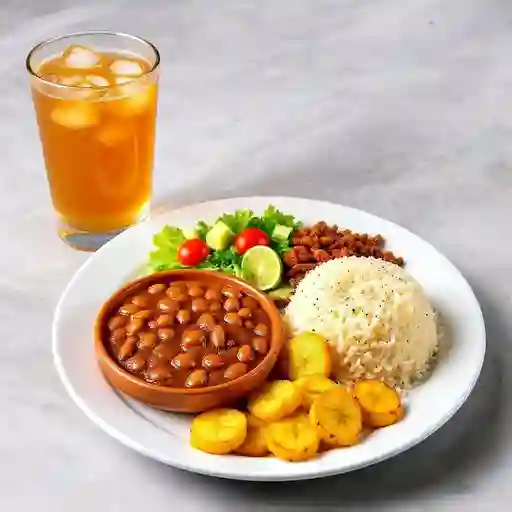 Frijolazo de chicharrón